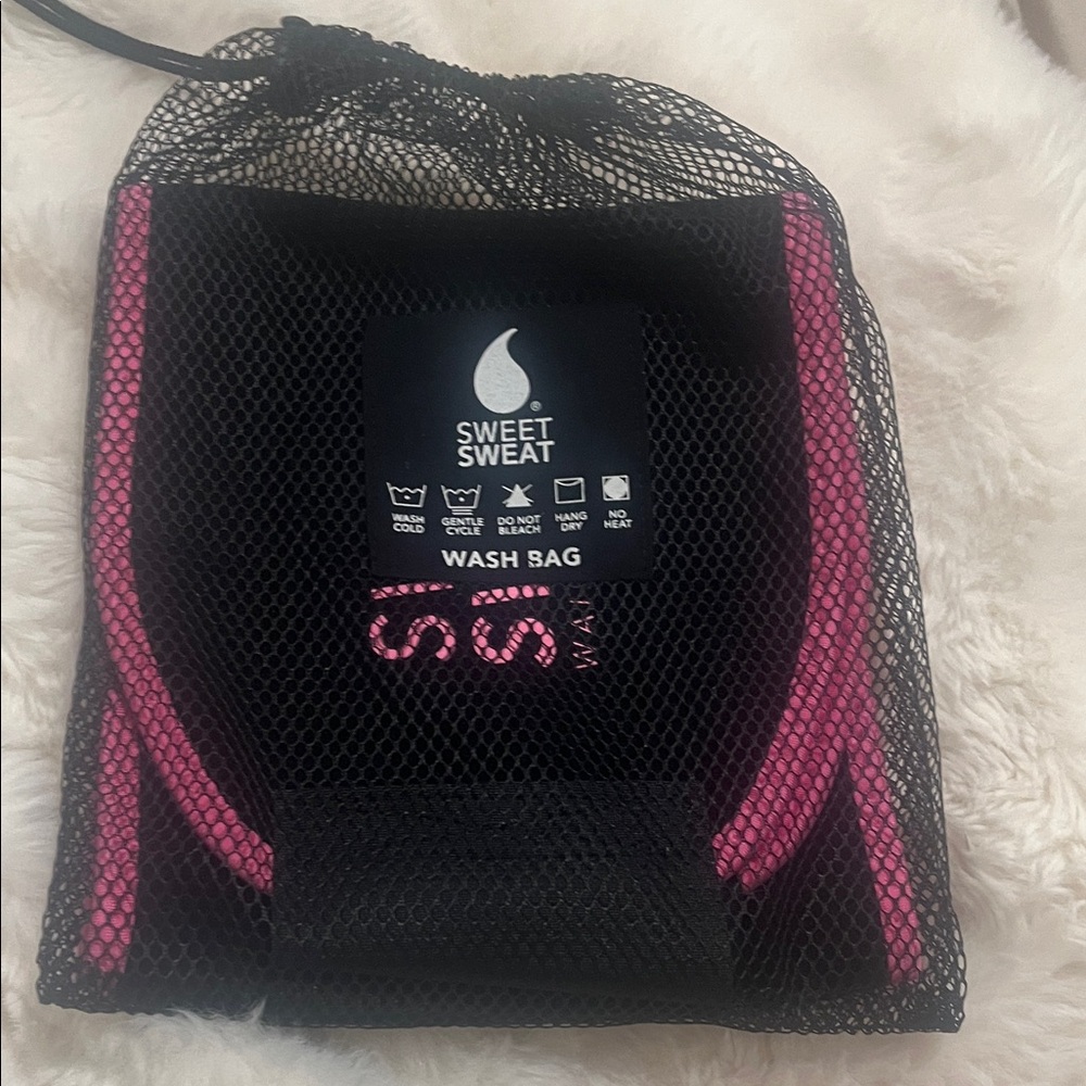 Sweet Sweat Black and Pink Wash Bag